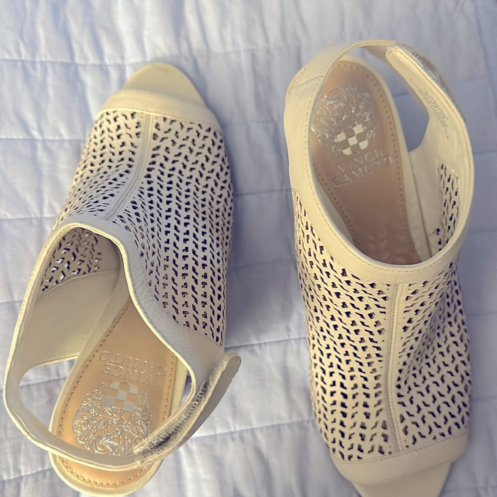 Vince Camuto, Dastana, size 8.5 Medium, vanilla color, in original box. Wedge